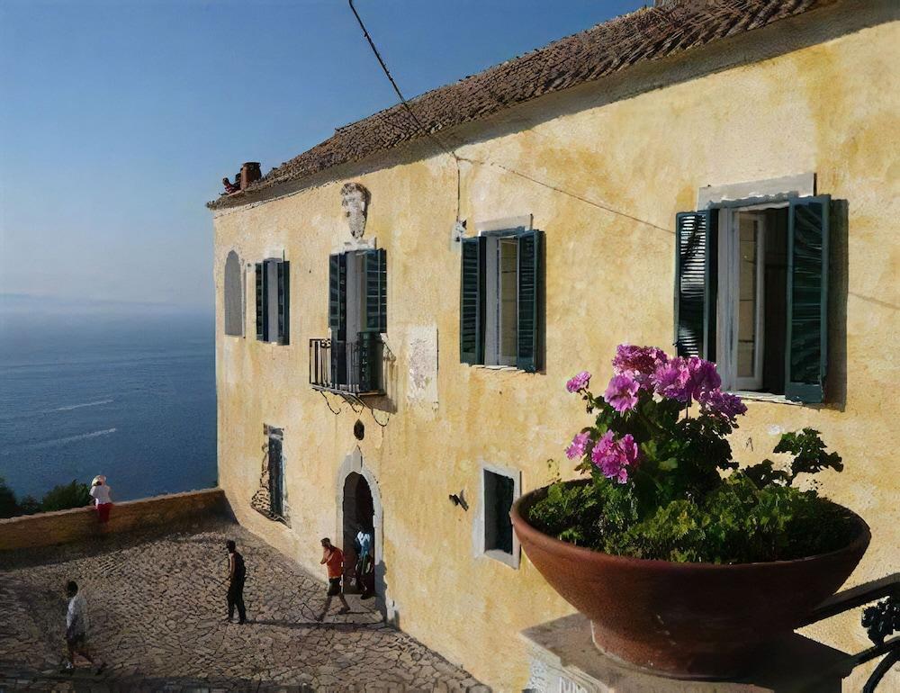Palazzo Tritone & Abagnale Bed & Breakfast Sorrento Exterior photo