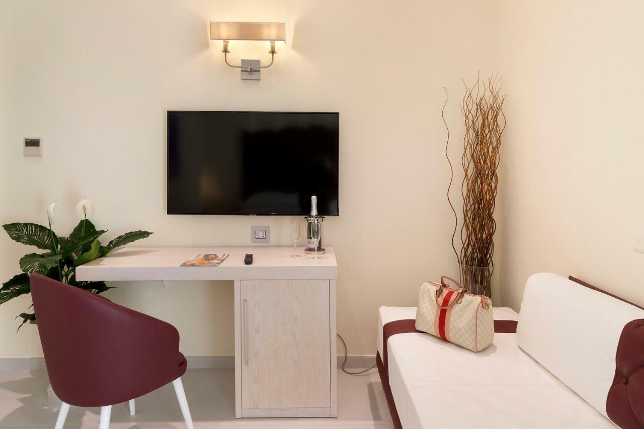 Palazzo Tritone & Abagnale Bed & Breakfast Sorrento Exterior photo